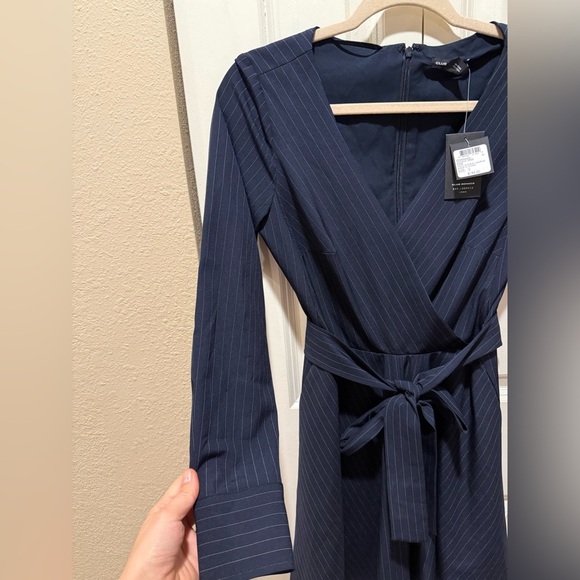NWT Club Monaco Donisha Dress Long Sleeve Navy Belted Modern Preppy Feminine, 2 - Picture 7 of 9